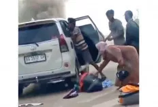 Ya Ampun, Sedihnya Mobil Pemudik Ini Terbakar Diduga Karena Konsleting 