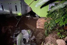 Gegara Pembangunan Talud, Rumah Warga Ambrol Akibat Longsor 