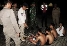Patroli Gabungan TNI-Polri dan Satpol PP Jaga Kamtibmas di Sekayu, Remaja Nongkrong Diamankan