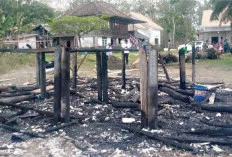Rumah Panggung di Pedamaran Timur Ludes Terbakar Saat Ditinggal Pemilik