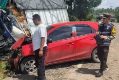 Kecelakaan Adu Kambing di Jalinsum OKU, Truk Kentang Tabrak Brio, Dua Orang Luka-Luka