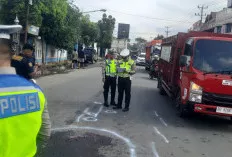 Braak!Tabrakan Tak Terelakan Antara Pengendara CBR dan Truk, Begini Kondisi Pengendara CBR