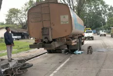 Lakalantas di Jalan Soekarno Hatta Palembang, Pengendara Motor Kritis