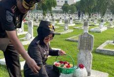 Kalapas Muara Beliti Tabur Bunga dan Ziarah di Taman Makam Pahlawan 