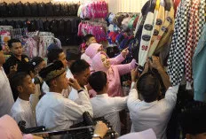 Berbagi, Kapolres Muba Ajak Anak Yatim Piatu Beli Baju Lebaran
