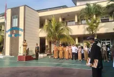 Usai Jadi Pembina Upacara, PJ Bupati Apriyadi Berikan Motivasi Kepada Siswa-Siswi SMK Negeri 3 Sekayu