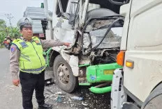 Fuso dan Trailer Tabrakan di Jalintim Ogan Ilir, Sopir Trailer Patah Kaki