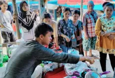 Tarik Minat Pembeli, Pedagang Ini Berikan Potongan Harga setiap Barang Dijual 