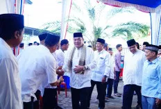Safari Ramadan di Plakat Tinggi: Wak Toha Salurkan Bantuan dan Pererat Silaturahmi