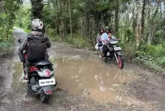 Jalan Rusak Bertahun-tahun, Warga Talang Aman Harap Perhatian Pemkab OKU