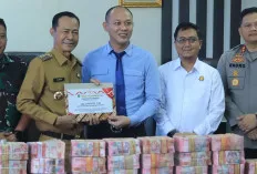 Atas Penyelesaian Temuan BPK RI, Pemkot Prabumulih Berikan Pernghargaan Kepada Kajari
