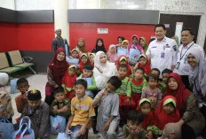 Tinjau Layanan Kesehatan Gratis Meriahkan HUT Ke-79 Pemprov Sumsel 