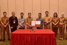 Pj Gubernur Agus Fatoni Teken MoU Pemanfaatan Data dan Informasi Geospasial Bersama Kepala BIG RI 