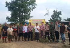 Polsek Bayung Lencir Gencarkan Sosialisasi, Pasang Spanduk Larangan Illegal Refinery di Tiga Desa