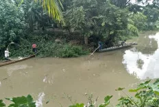 Warga Ramai Tangkul Ikan