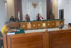 Terdakwa Didenda Rp 1 Juta, Sidang Tepiring Ribuan Botol Miras 