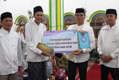 Tak Disangka! Pj Bupati OKI Pimpin Sholat Tarawih dengan Fasih