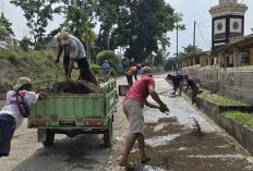 Warga Desa Panca Tunggal Gotong Royong Cor Bahu Jalan, Akses Makin Lebar dan Nyaman