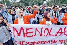 Ratusan Mahasiswa Kepung DPRD Sumsel, Suarakan 'Indonesia Darurat' dan Tuntut Evaluasi Total MBG