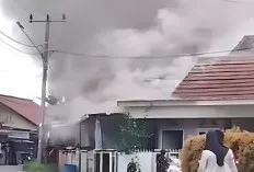 Diduga Konsleting Listrik, Rumah Kosong di Tanjung Enim Terbakar