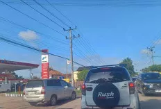 Setiap Hari, Antrian SPBU di Jalan Merdeka Sebabkan Macet