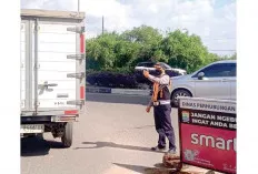  Uji Coba One Way di Jl. Karantina Palembang Diberlakukan untuk Urai Kemacetan Akses Bandara SMB II