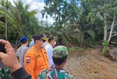 BPBD Muba Ambil Langkah Lakukan Pembersihan Sungai Dawas dari Pencemaran Minyak Mentah 