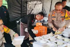 100 Personel Sat Brimob Polda Sumsel Diterjunkan Langsung ke Lokasi Banjir