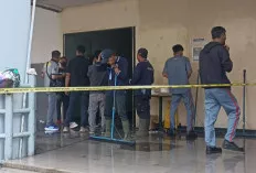 4 Jam Tim Pemadam Jinakan Api di PS Mall yang Terrbakar 