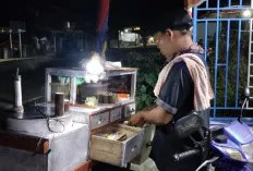Keliling Kampung, Kue Putu Legendaris, Masih Laris Manis di Desa Ngulak Muba Kecamatan Sanga Desa 