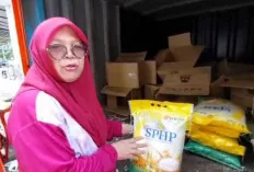 Stabilkan Harga Bahan Pokok, Pemkab Gelar Pasar Murah, 2 Ton Beras Ludes Diserbu Warga