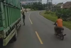 Sopir Truk Ini Curhat di Medsos, Uang Modal Untuk Nikah Ludes Dipalak Preman Bersenjata di Pematang Panggang