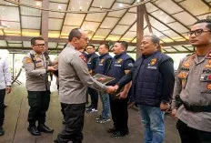 Apresiasi Kapolda Sumsel: Pin Emas dan Traktiran Makan untuk Tim Ungkap Pembunuhan Ibu dan Anak dalam 1x24 Jam