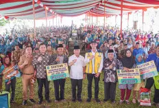 Warga Jirak Jaya Senang Pj Bupati Gelontorkan Banyak Bantuan 