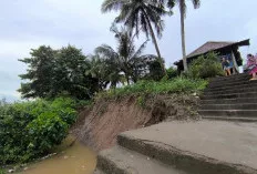 Tebing Sungai Musi Longsor Sepanjang 15 Meter, Warga Khawatir Longsor Susulan