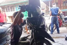 Ganti Oil dan Spare Part, Pelanggan Bengkel Motor di Sanga Desa, Sehari Puluhan Kendaraan 