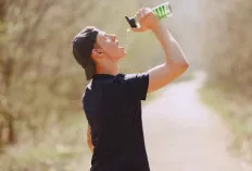 Ini Faktanya! Jika Minum Sambil Berdiri 