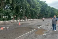Jatuh Akibat Terjebak Lubang, Pelajar Alami Luka Parah, Dewan Minta BPJN Sumsel Perbaiki Jalan Rusak 