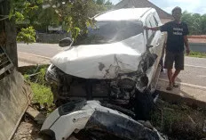  Fortuner Diduga Pecah Ban, Tabrak Motor di OKI, Satu Orang Tewas