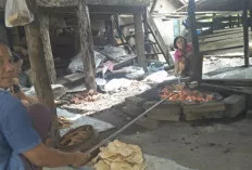 Bertahan di Tengah Kenaikan Harga Kebutuhan, Ibu-Ibu di Sanga Desa Tambah Penghasilan Jadi Pemanggang Kemplang