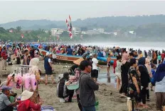 Pangandaran Diserbu Wisatawan, Libur Panjang Akhir Pekan Picu Lonjakan Pengunjung