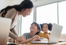 Guru vs Teknologi: Siapa Pemenangnya dalam Dunia Pendidikan?