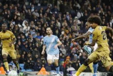 Manchester City Pangkas Jarak dengan Arsenal