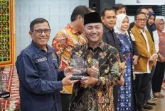 PWI Sumsel Nobatkan Pj Bupati Apriyadi Birokrat Peduli Pers