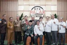 Pertama di Sumsel, Pj Bupati Apriyadi Serahkan LKPD Tahun 2023