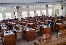 Rapat Paripurna Sempat 2 Kali Sidang Skor