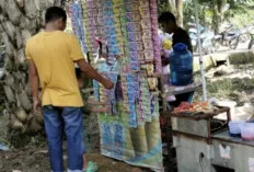 Pedagang Es Keliling di Sanga Desa Raup Untung Saat Musim Hajatan