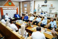 Wagub Sumsel Cik Ujang Bahas Pembangunan TPI dan Kesejahteraan Nelayan Bersama HNSI