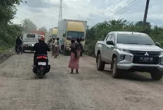 Bekal Dimiliki Habis, Suku Anak Dalam Stop Pengendara Minta Bantuan 