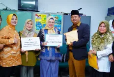 Serahkan Langsung Donasi Untuk Palestina 